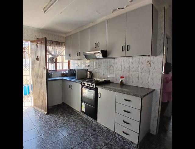 3 BEDROOM SIMPLEX FOR SALE IN LOTUS PARK